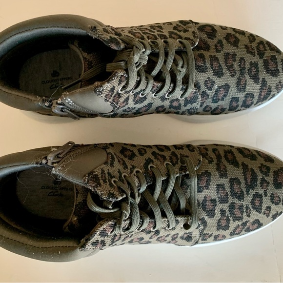 Clark’s Cloud Stepper Animal Print Tennis Shoe Hightop Size 9.5 - Picture 5 of 11